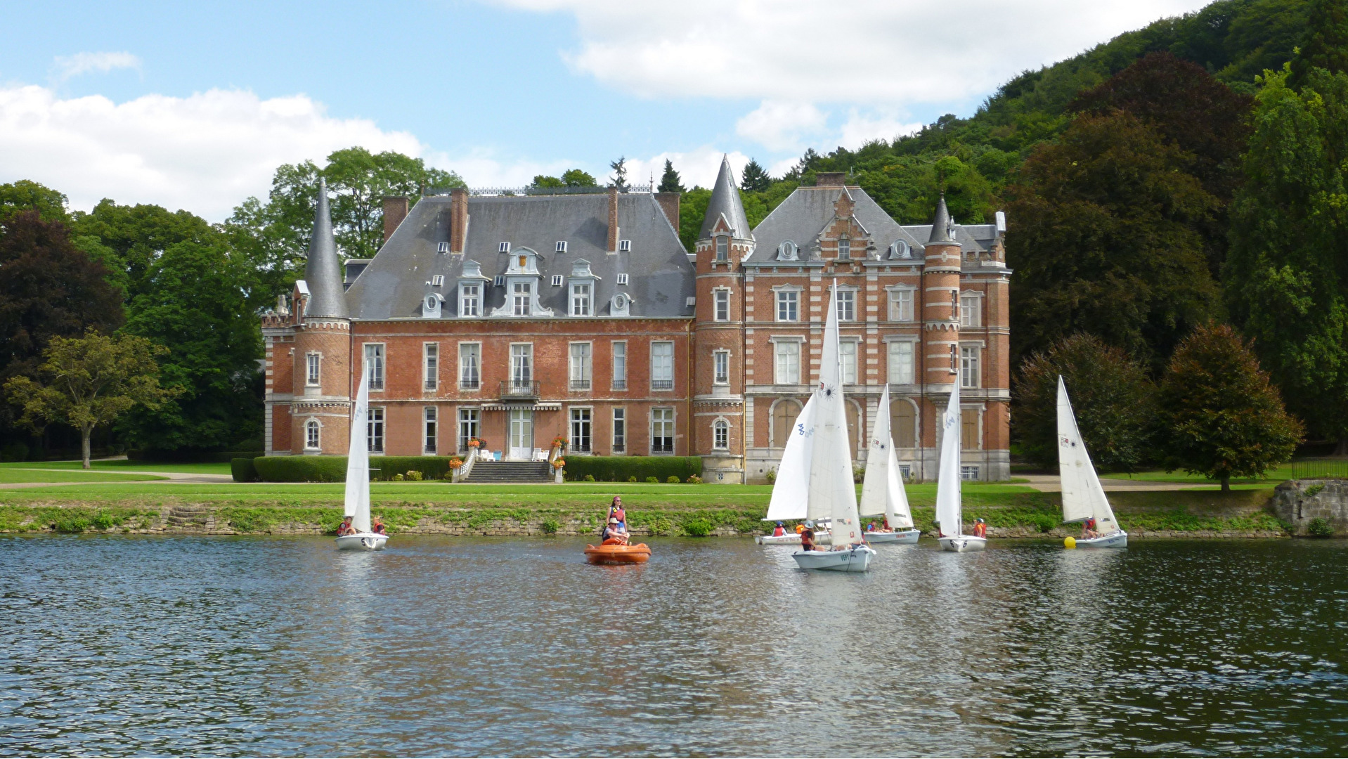 Activité jeunes en groupe